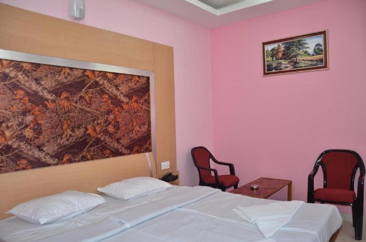 Hotel Barbareek Shillong Kültér fotó
