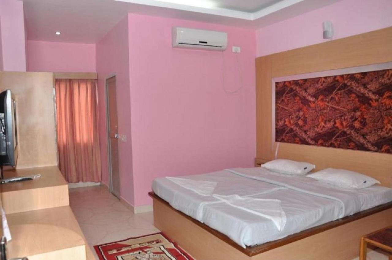 Hotel Barbareek Shillong Kültér fotó