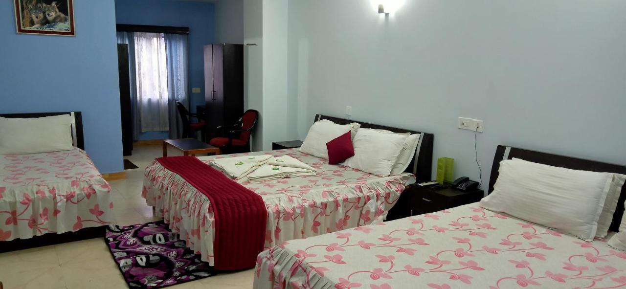 Hotel Barbareek Shillong Kültér fotó